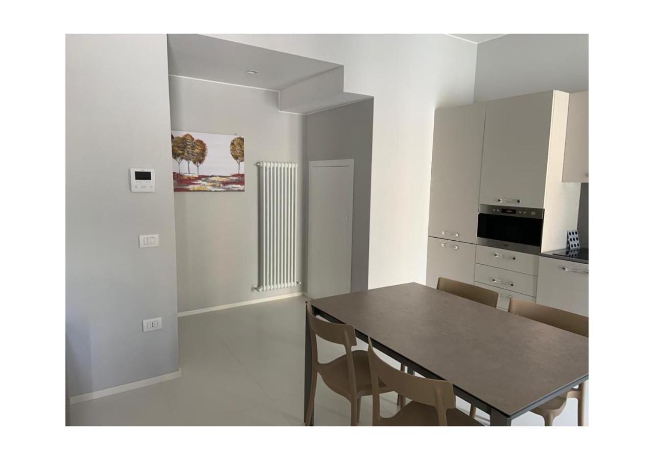 Delizioso Appartamento In Villa Al Mare Pesaro Bagian luar foto