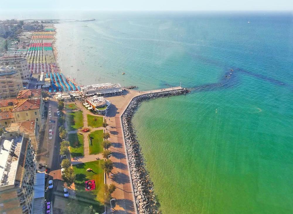 Delizioso Appartamento In Villa Al Mare Pesaro Bagian luar foto